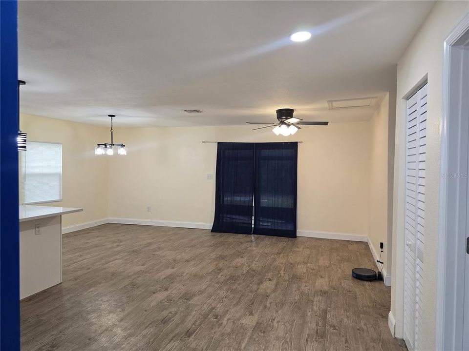 На продажу: $350,000 (4 спален, 2 ванн, 1760 Квадратных фут)