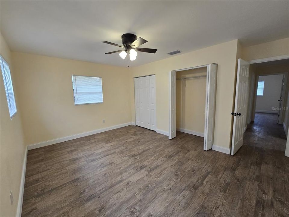 На продажу: $350,000 (4 спален, 2 ванн, 1760 Квадратных фут)