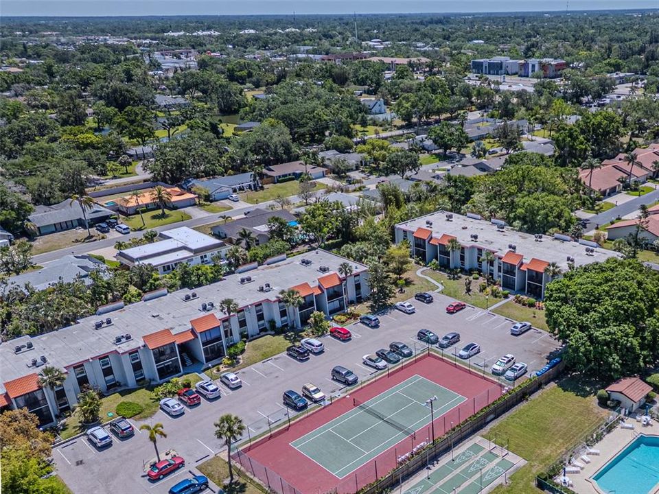 For Rent: $1,650 (2 beds, 2 baths, 964 Square Feet)