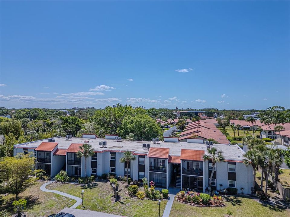 For Rent: $1,650 (2 beds, 2 baths, 964 Square Feet)