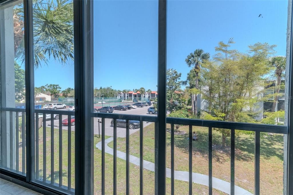 For Rent: $1,650 (2 beds, 2 baths, 964 Square Feet)