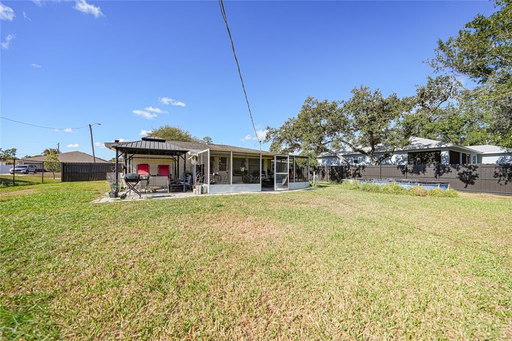 For Sale: $217,500 (2 beds, 2 baths, 1165 Square Feet)