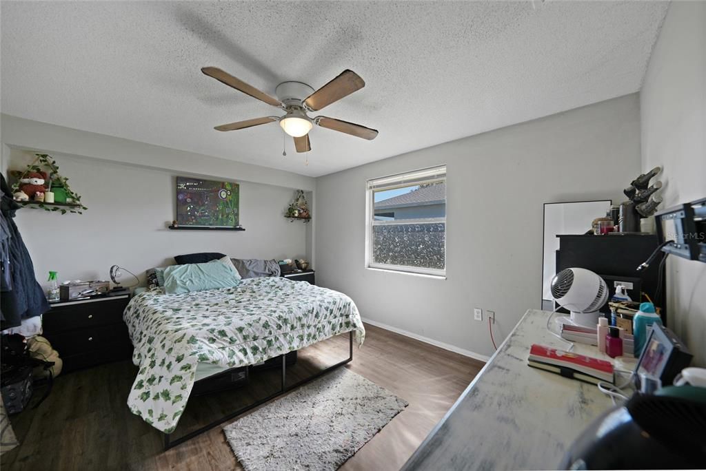 For Sale: $217,500 (2 beds, 2 baths, 1165 Square Feet)