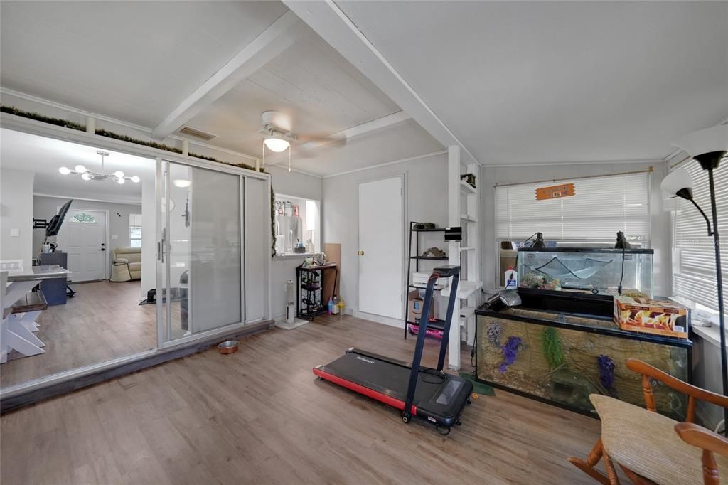 For Sale: $217,500 (2 beds, 2 baths, 1165 Square Feet)