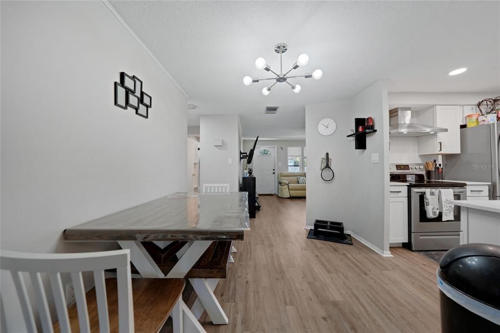 For Sale: $217,500 (2 beds, 2 baths, 1165 Square Feet)