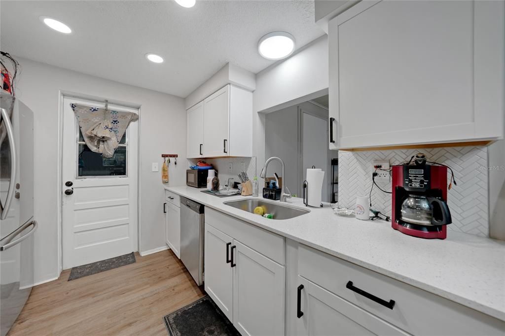 For Sale: $217,500 (2 beds, 2 baths, 1165 Square Feet)