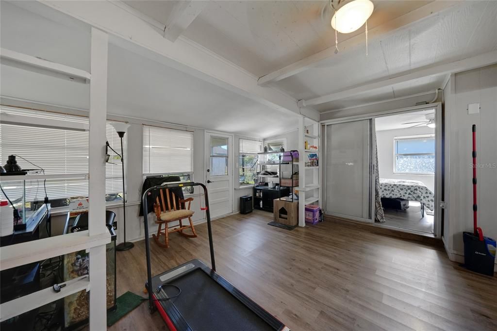 For Sale: $217,500 (2 beds, 2 baths, 1165 Square Feet)