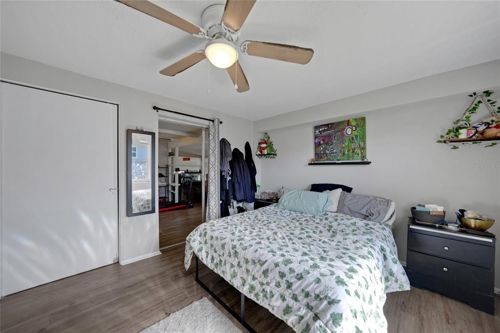 For Sale: $217,500 (2 beds, 2 baths, 1165 Square Feet)