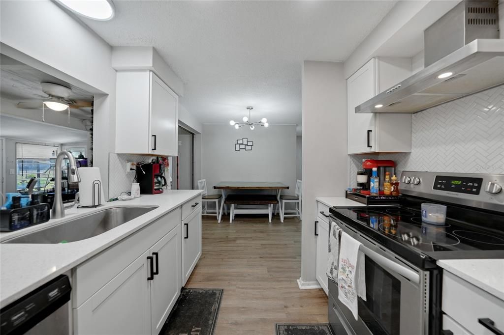 For Sale: $217,500 (2 beds, 2 baths, 1165 Square Feet)