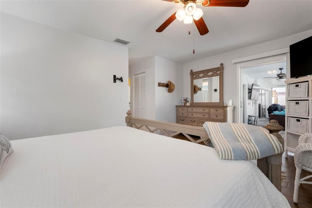 For Rent: $3,450 (3 beds, 2 baths, 1629 Square Feet)