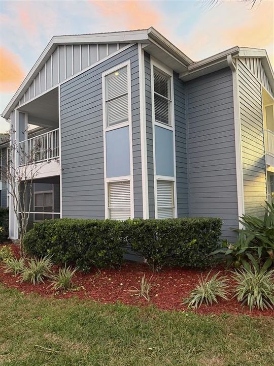 For Rent: $1,550 (2 beds, 2 baths, 899 Square Feet)