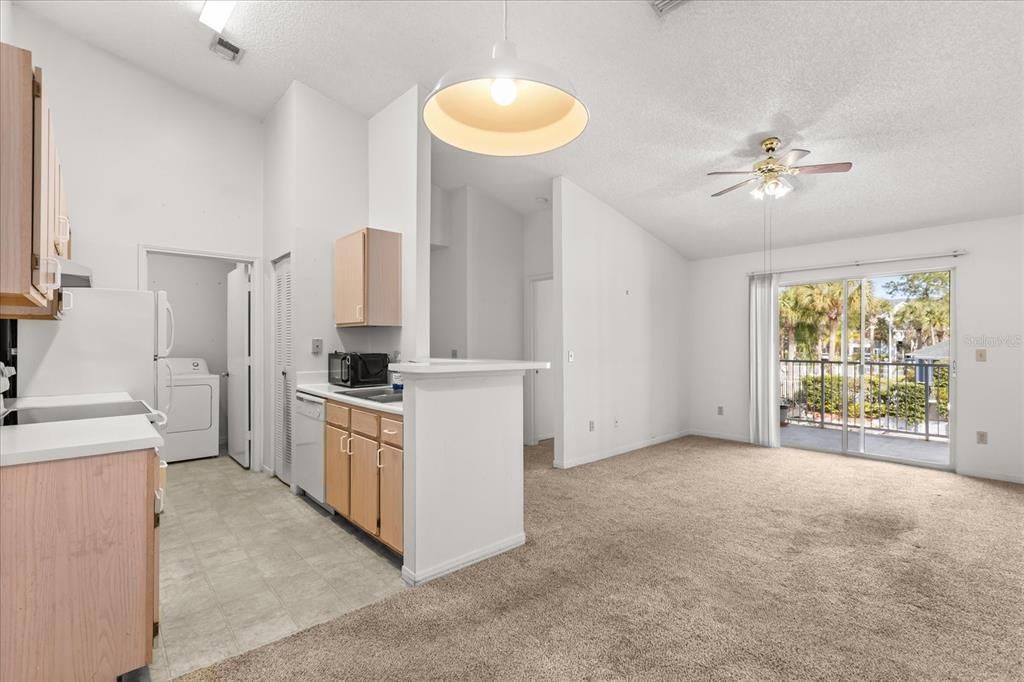 出租: $1,499 (2 贝兹, 2 浴室, 899 平方英尺)