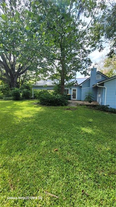 For Rent: $2,000 (3 beds, 2 baths, 1557 Square Feet)