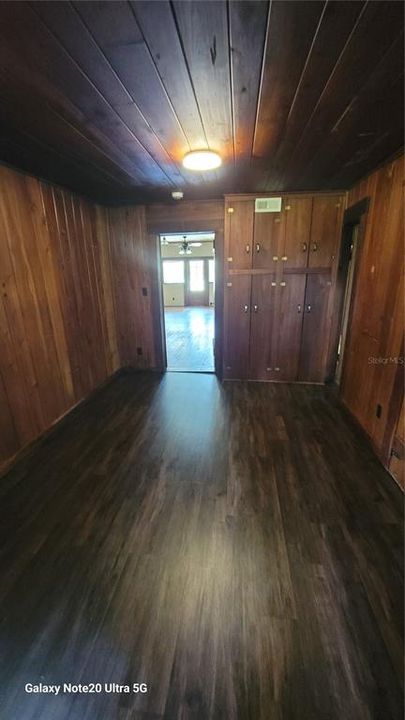 For Rent: $2,000 (3 beds, 2 baths, 1557 Square Feet)