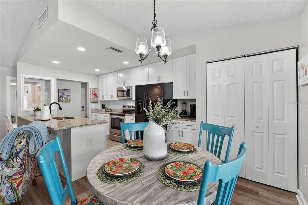 En Venta: $495,000 (3 camas, 3 baños, 1643 Pies cuadrados)