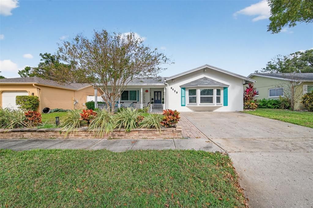 En Venta: $495,000 (3 camas, 3 baños, 1643 Pies cuadrados)