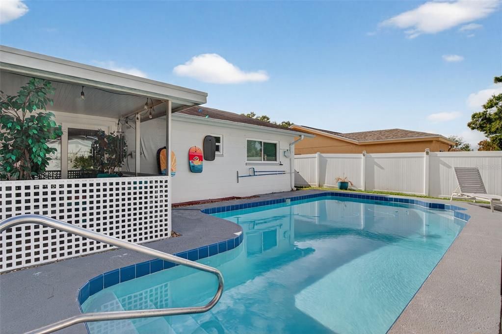 En Venta: $495,000 (3 camas, 3 baños, 1643 Pies cuadrados)