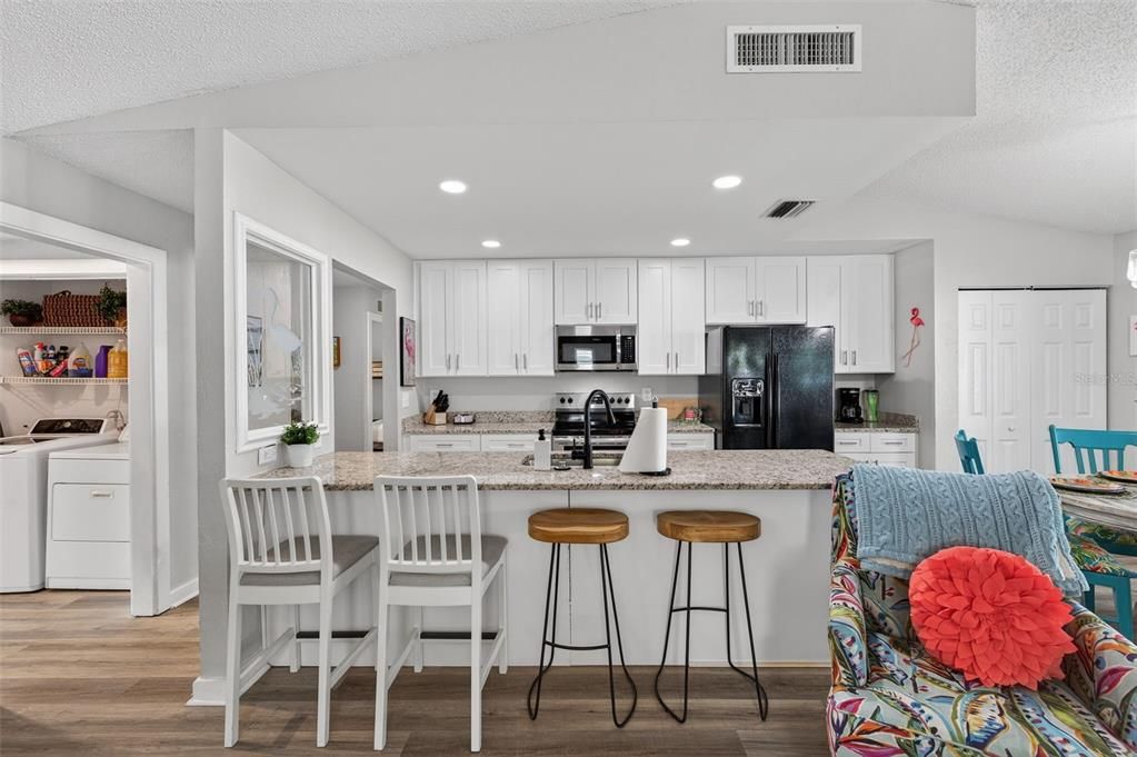 En Venta: $495,000 (3 camas, 3 baños, 1643 Pies cuadrados)