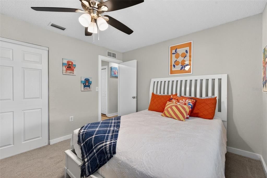 En Venta: $495,000 (3 camas, 3 baños, 1643 Pies cuadrados)