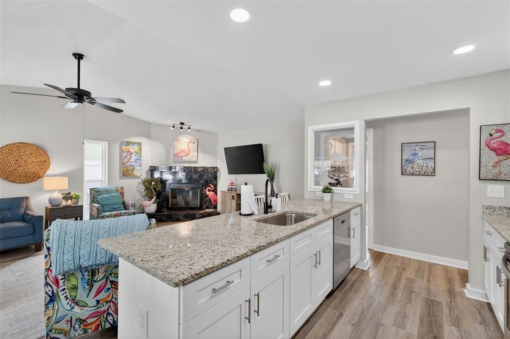 En Venta: $495,000 (3 camas, 3 baños, 1643 Pies cuadrados)