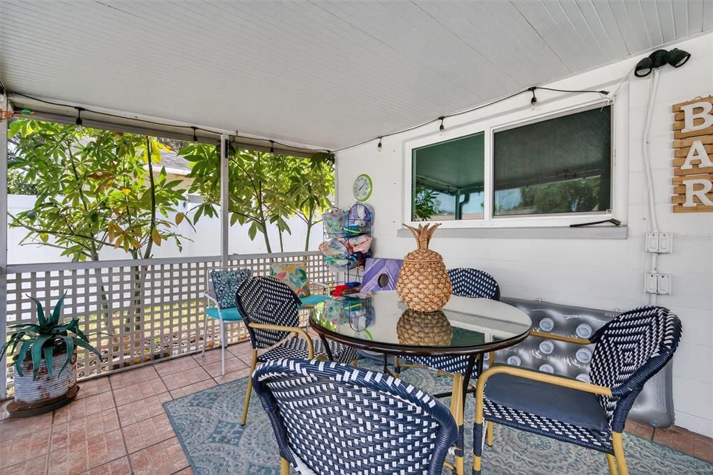 En Venta: $495,000 (3 camas, 3 baños, 1643 Pies cuadrados)