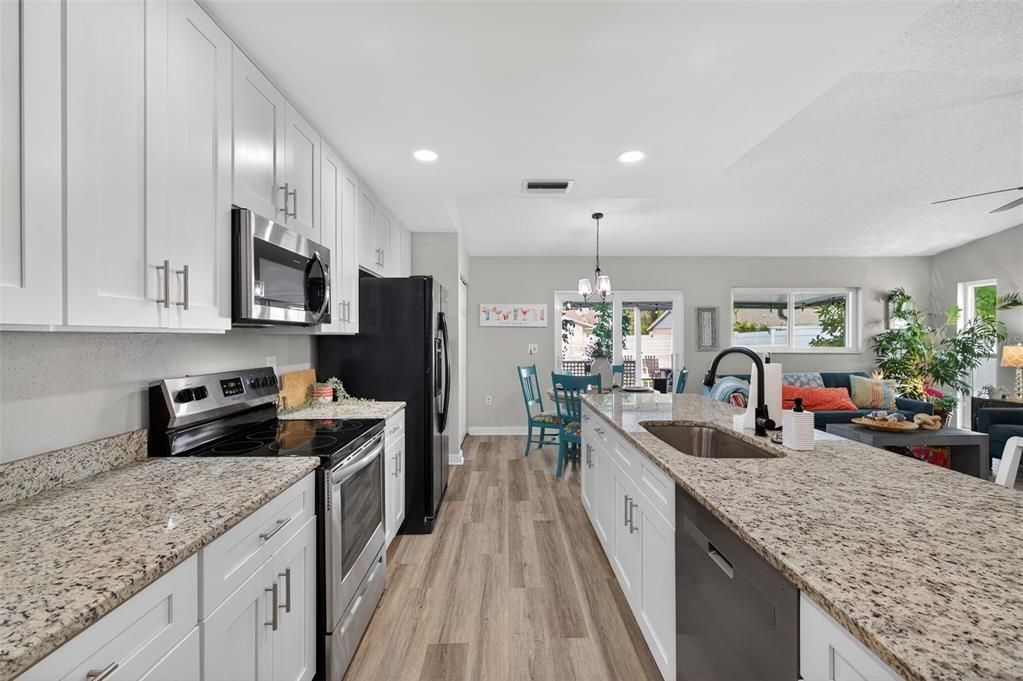 En Venta: $495,000 (3 camas, 3 baños, 1643 Pies cuadrados)