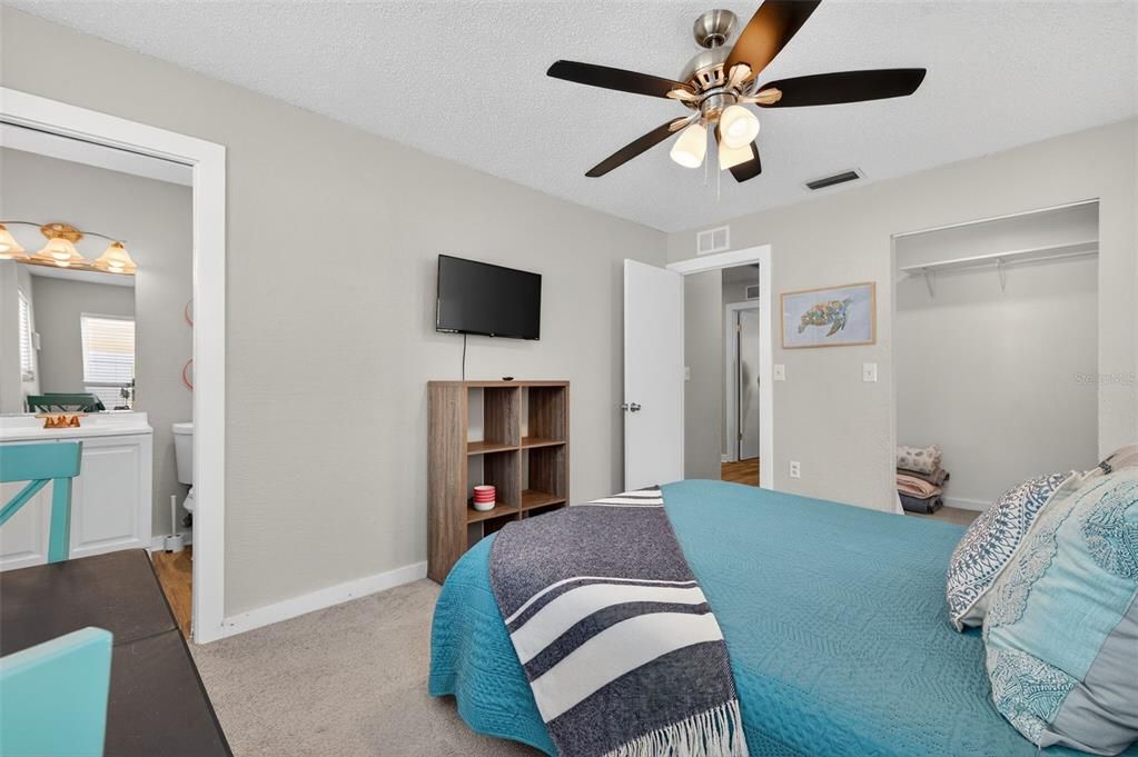 En Venta: $495,000 (3 camas, 3 baños, 1643 Pies cuadrados)