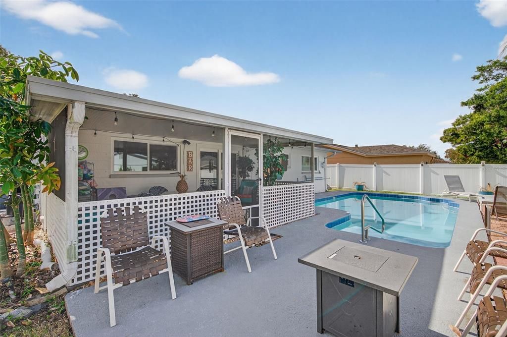 En Venta: $495,000 (3 camas, 3 baños, 1643 Pies cuadrados)