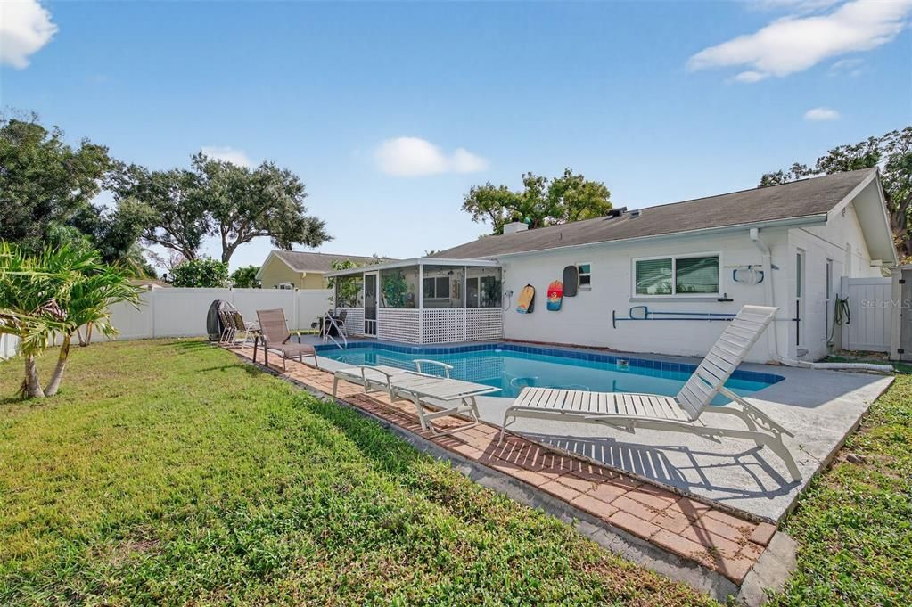 En Venta: $495,000 (3 camas, 3 baños, 1643 Pies cuadrados)