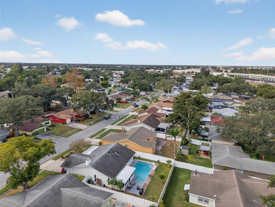 En Venta: $495,000 (3 camas, 3 baños, 1643 Pies cuadrados)