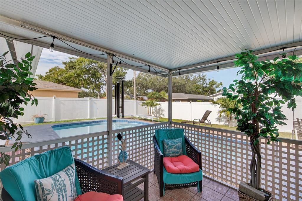 En Venta: $495,000 (3 camas, 3 baños, 1643 Pies cuadrados)