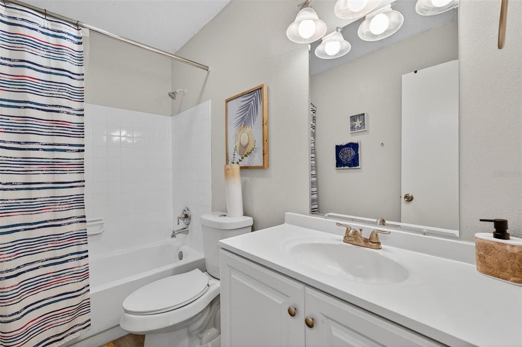 En Venta: $495,000 (3 camas, 3 baños, 1643 Pies cuadrados)