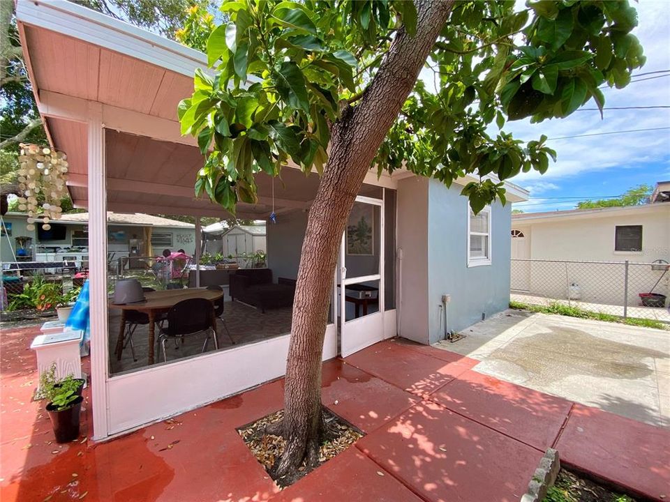 For Sale: $415,000 (3 beds, 2 baths, 1558 Square Feet)