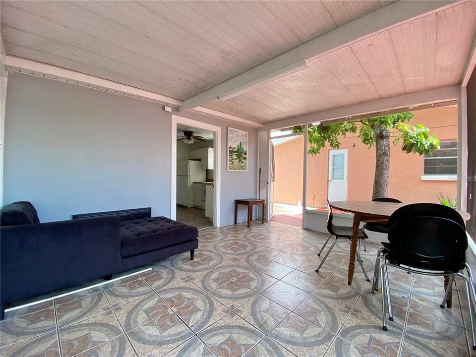 For Sale: $415,000 (3 beds, 2 baths, 1558 Square Feet)