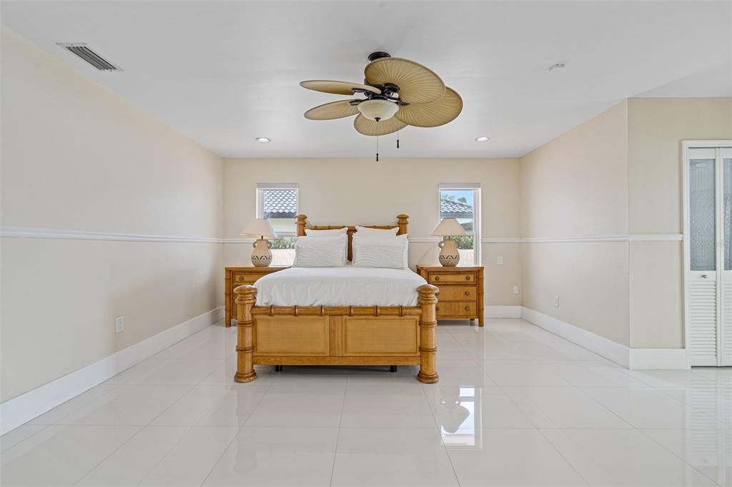 На продажу: $1,395,000 (5 спален, 4 ванн, 3263 Квадратных фут)