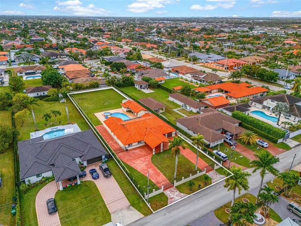 На продажу: $1,395,000 (5 спален, 4 ванн, 3263 Квадратных фут)