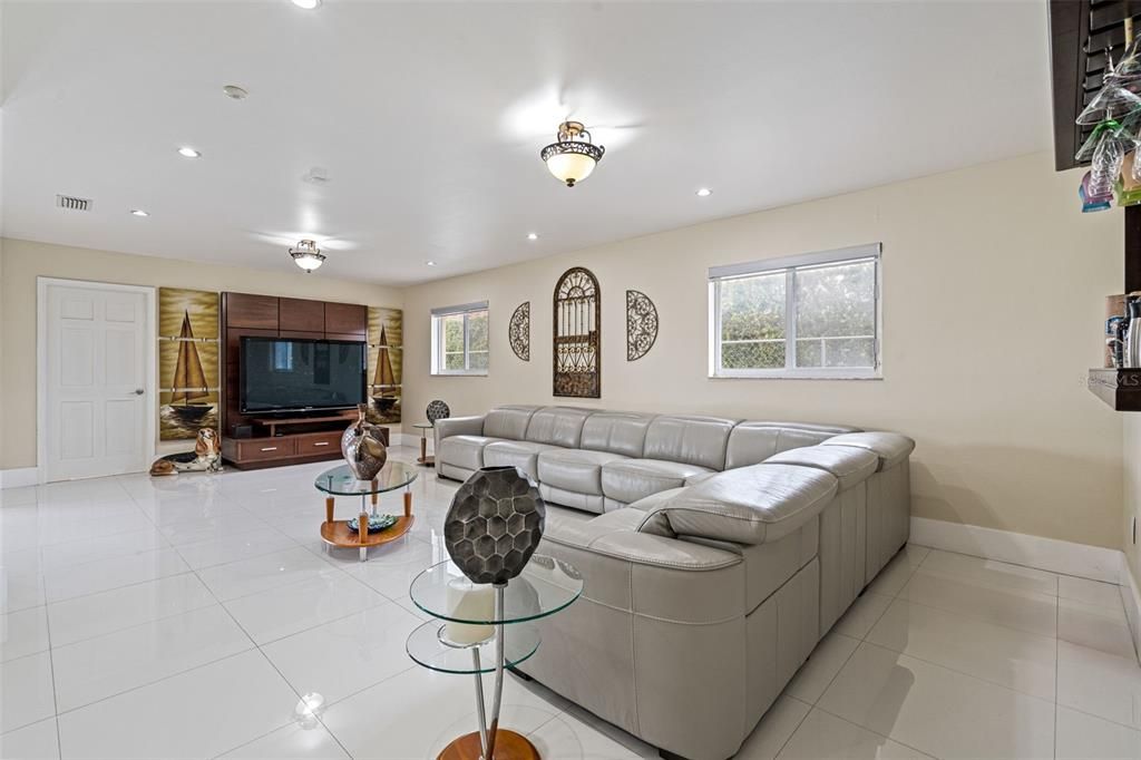 На продажу: $1,395,000 (5 спален, 4 ванн, 3263 Квадратных фут)