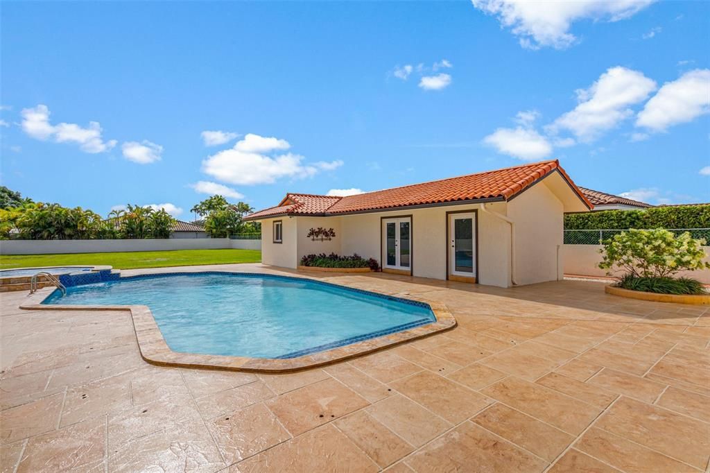 На продажу: $1,395,000 (5 спален, 4 ванн, 3263 Квадратных фут)