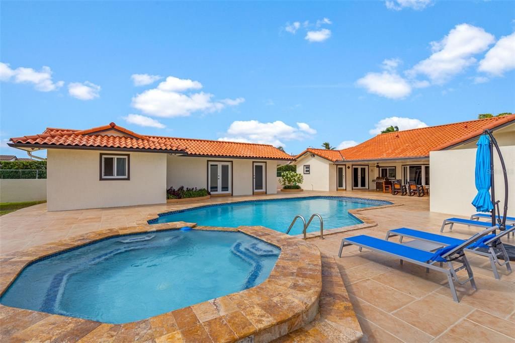 На продажу: $1,395,000 (5 спален, 4 ванн, 3263 Квадратных фут)