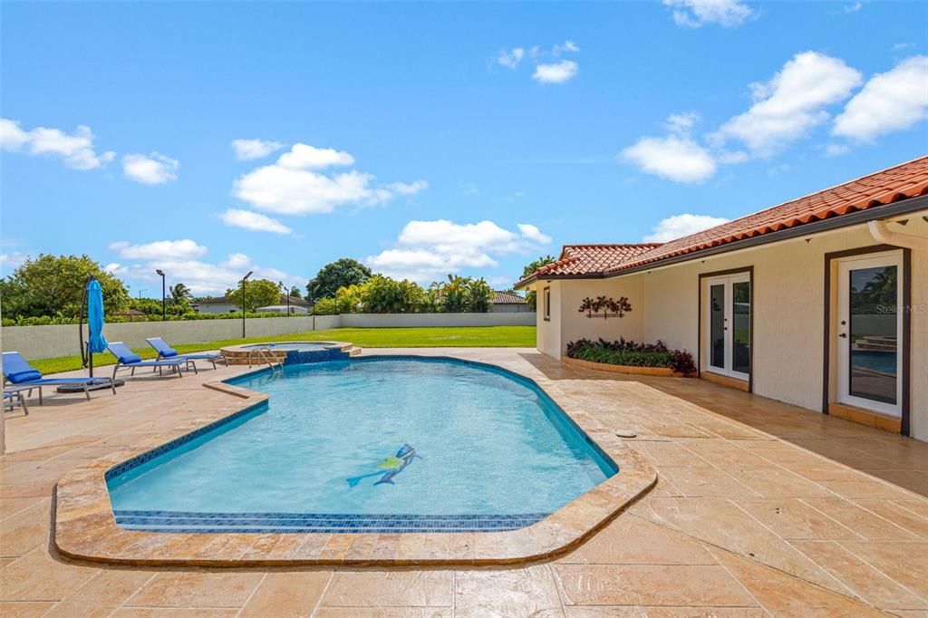 На продажу: $1,395,000 (5 спален, 4 ванн, 3263 Квадратных фут)