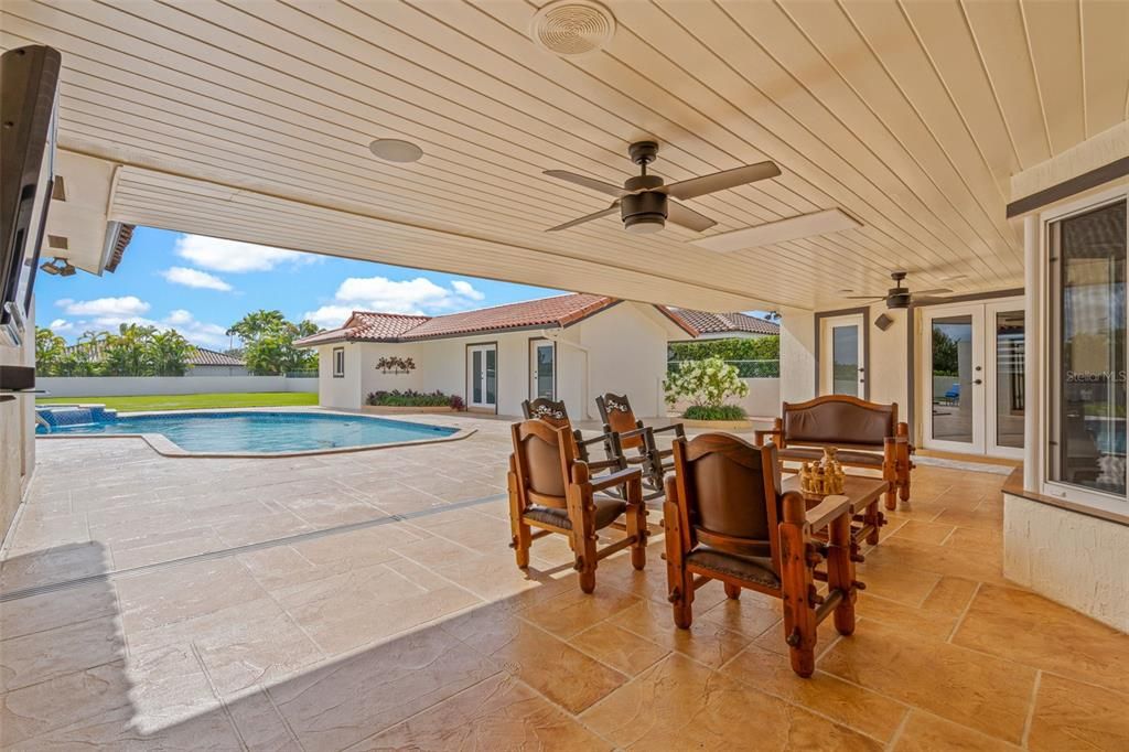 На продажу: $1,395,000 (5 спален, 4 ванн, 3263 Квадратных фут)