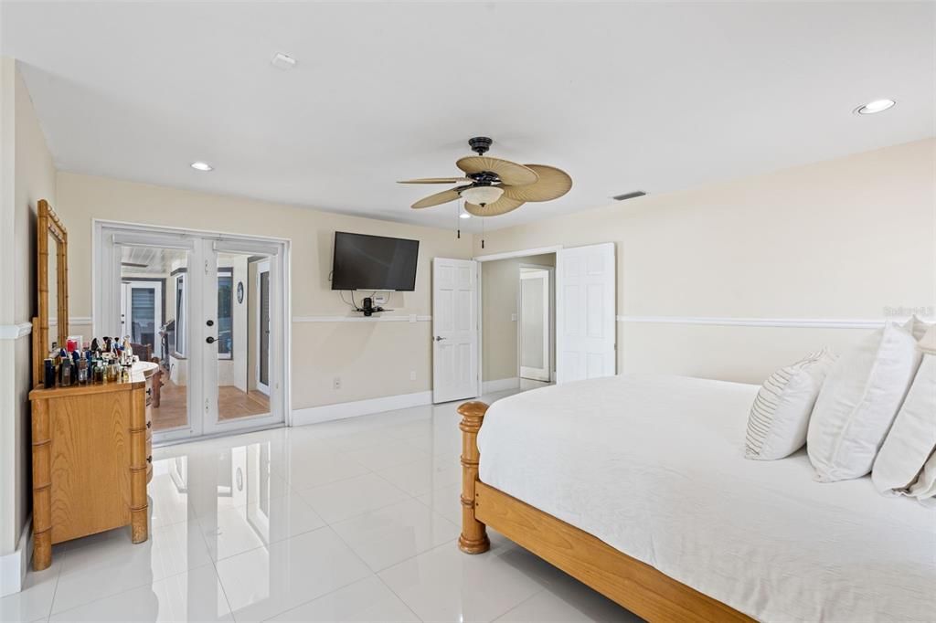 На продажу: $1,395,000 (5 спален, 4 ванн, 3263 Квадратных фут)