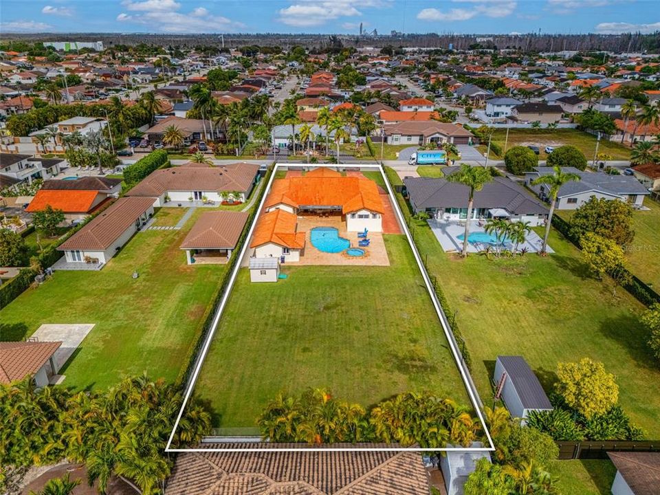 На продажу: $1,395,000 (5 спален, 4 ванн, 3263 Квадратных фут)