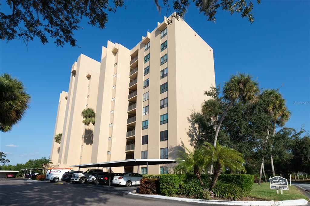 For Sale: $199,000 (1 beds, 1 baths, 810 Square Feet)