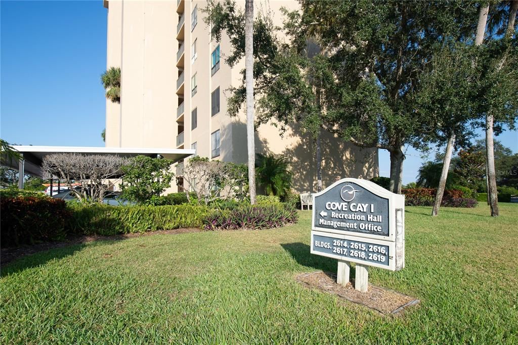 For Sale: $199,000 (1 beds, 1 baths, 810 Square Feet)