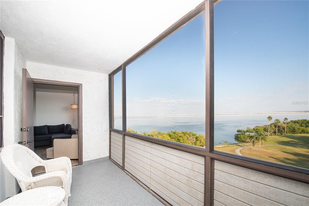 For Sale: $199,000 (1 beds, 1 baths, 810 Square Feet)