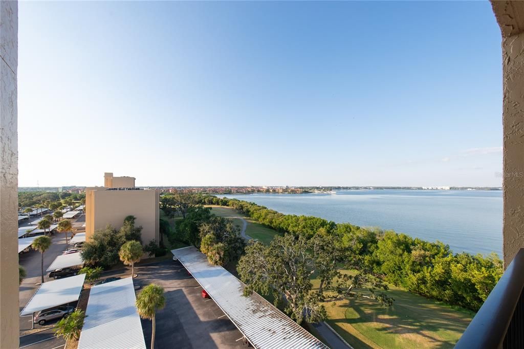 For Sale: $199,000 (1 beds, 1 baths, 810 Square Feet)