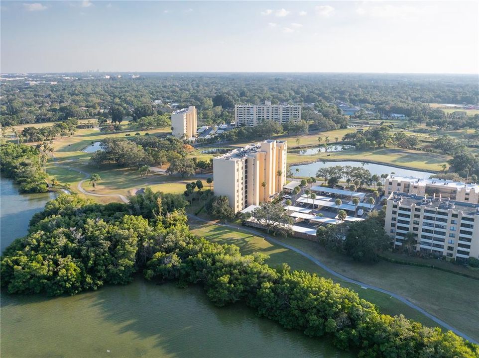 For Sale: $199,000 (1 beds, 1 baths, 810 Square Feet)