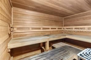 For Sale: $199,000 (1 beds, 1 baths, 810 Square Feet)