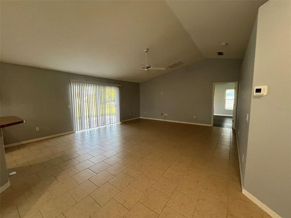 For Rent: $1,700 (3 beds, 2 baths, 1780 Square Feet)